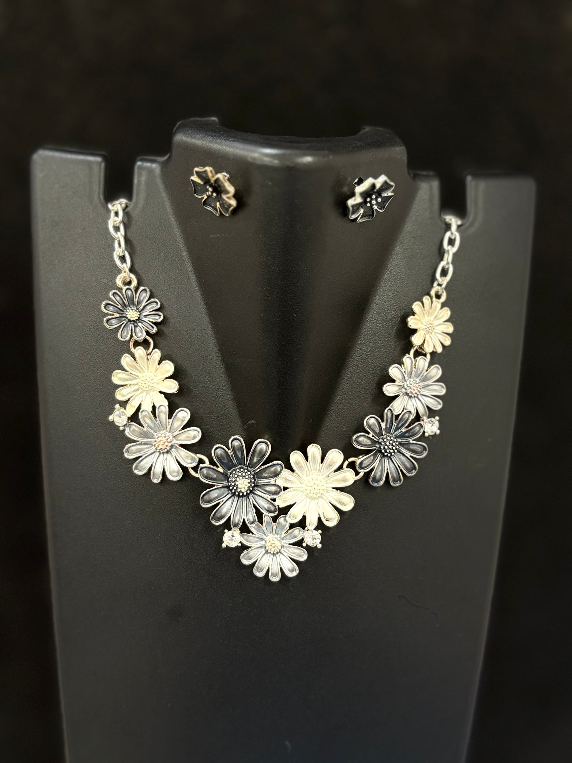 Onda Italian Necklace