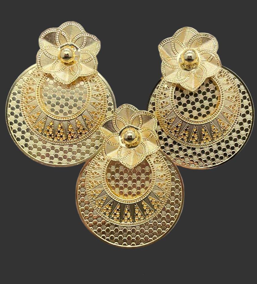 Dubai Style Golden Floral Round Pendant Set