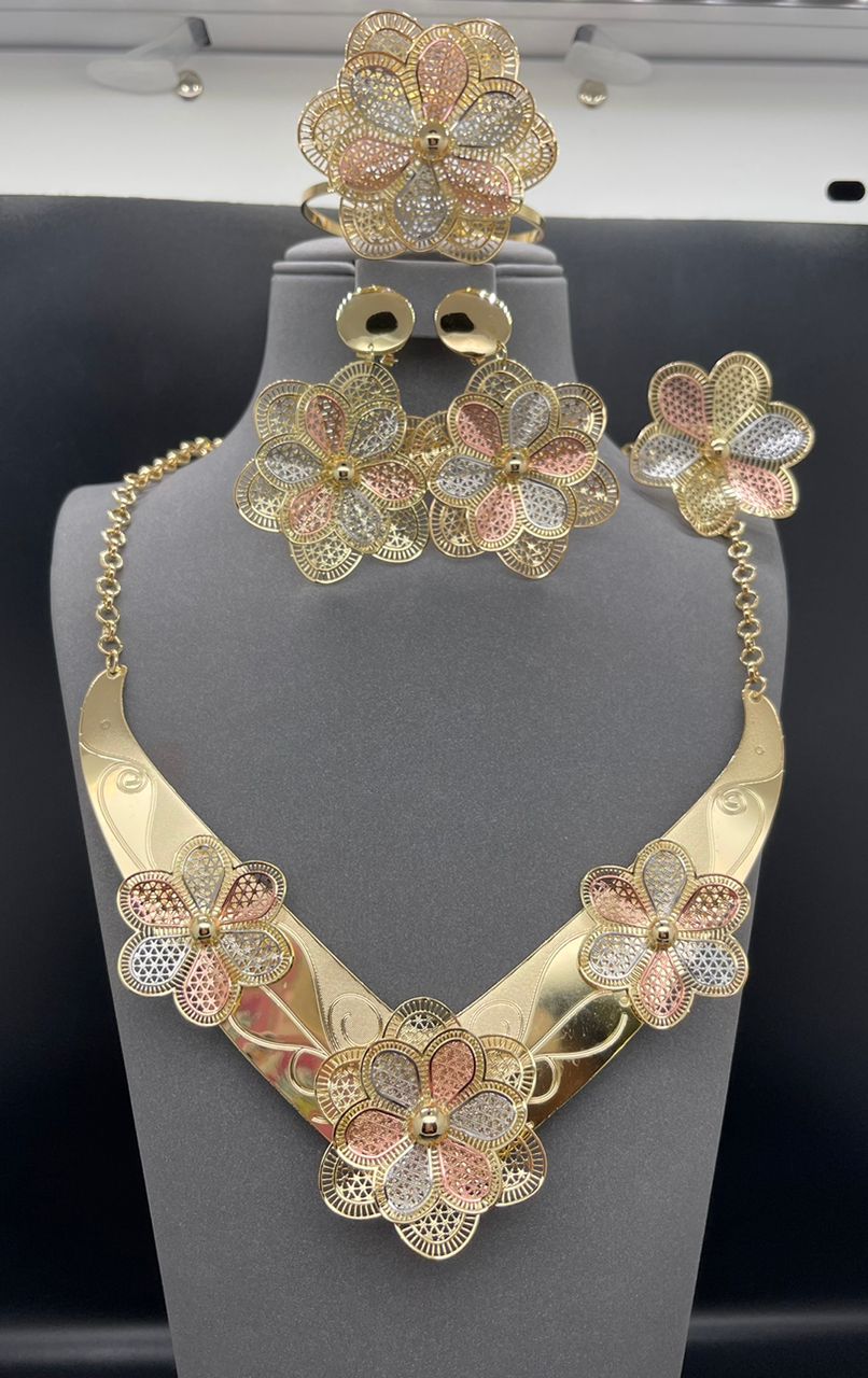 Dubai Style Antique Necklace Set