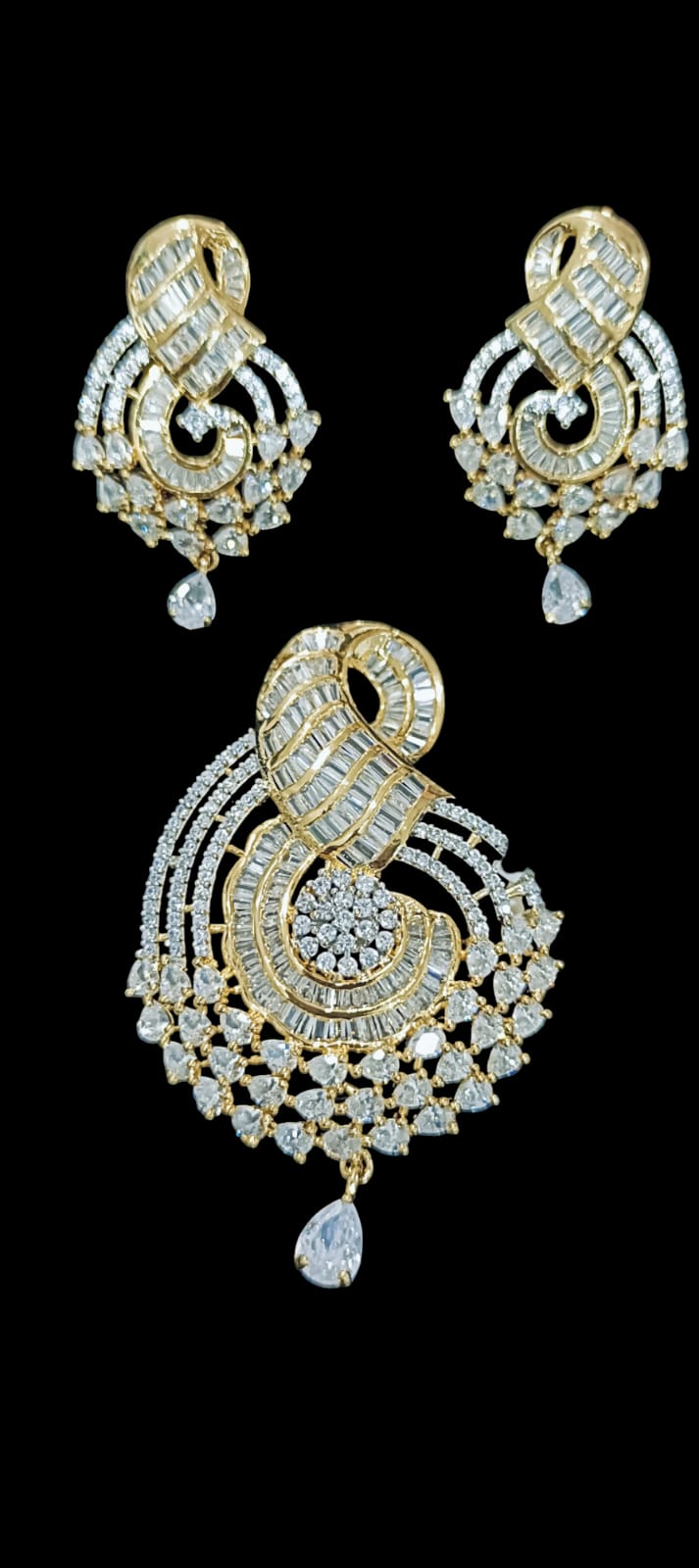 Temple-Inspired Antique Pendant Set