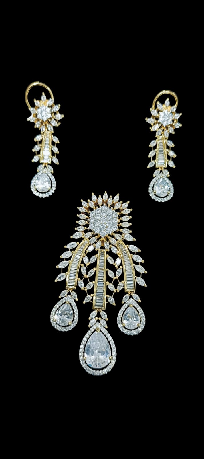 Classic Pendant Set with Polki Stones