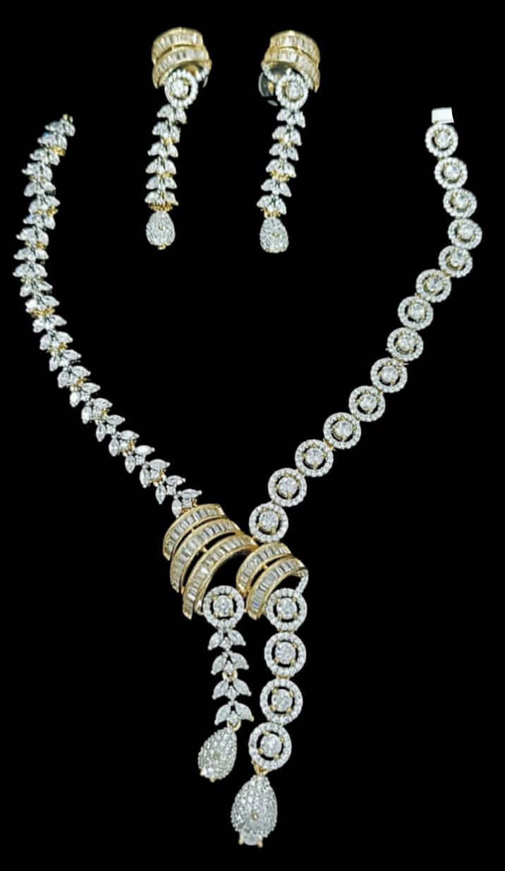 Sparkling Diamond Spiral Necklace Set