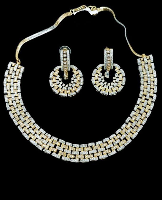 Royal Gold & Diamond Circle Necklace Set