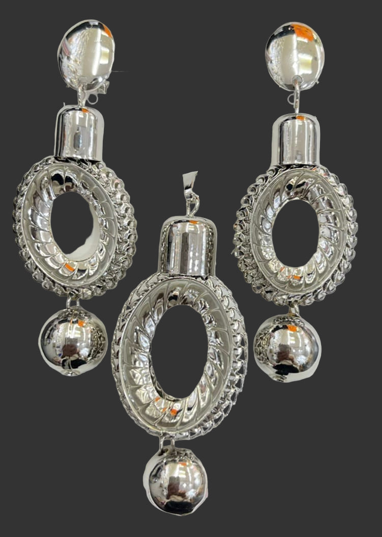 Elegant Dubai Silver Oval Pendant Set