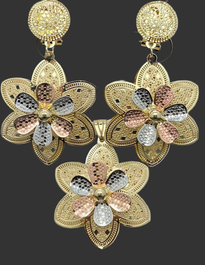 Royal Petal Dubai Pendant Set