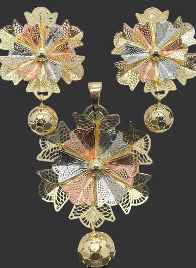 Grand Dubai Style Multi-Layer Flower Pendant Set