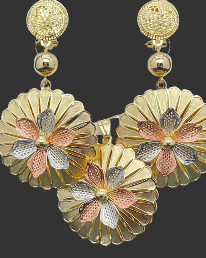 Classic Radiant Dubai Style Round Floral Pendant Set