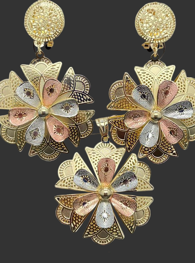 Grand Dubai Style Layered Flower Pendant Set
