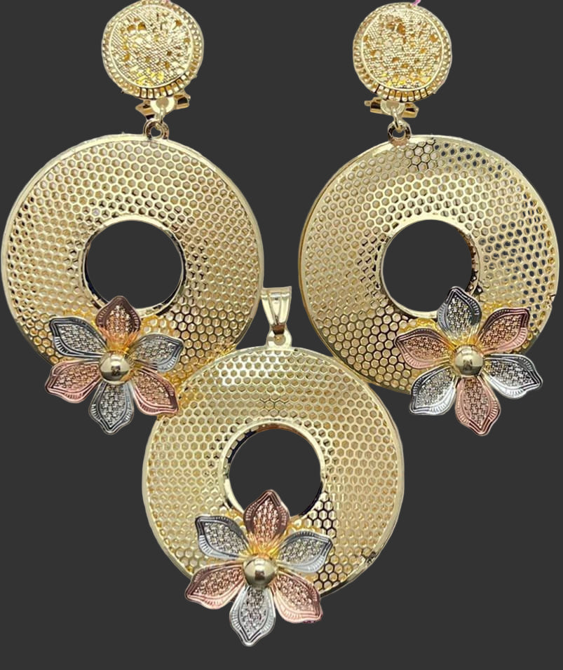 Dubai Style Textured Round Pendant Set