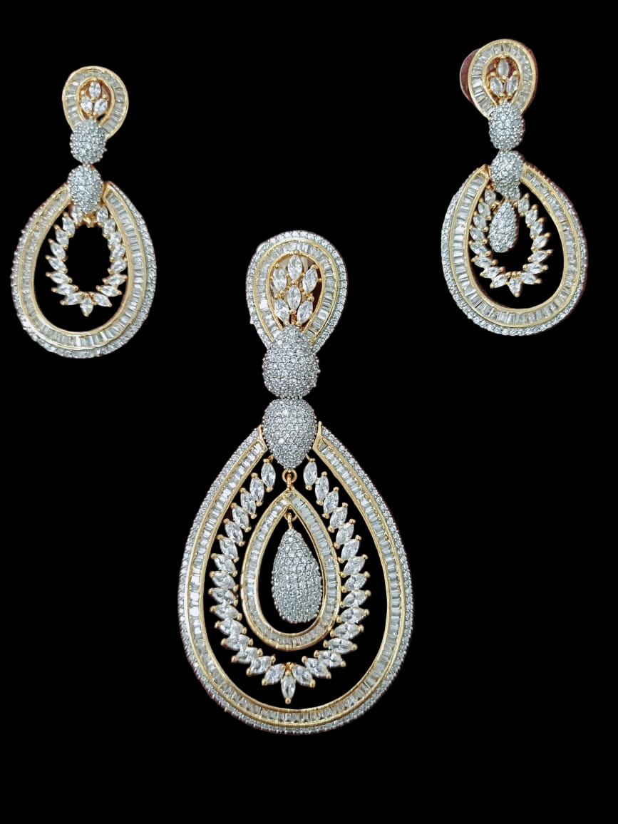 Royal Teardrop Pendant Set
